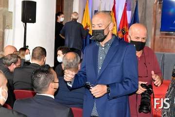 Entrega del título de Hijo Predilecto a Luis Arencibia a título póstumo/Francisco Javier Santana y TA.